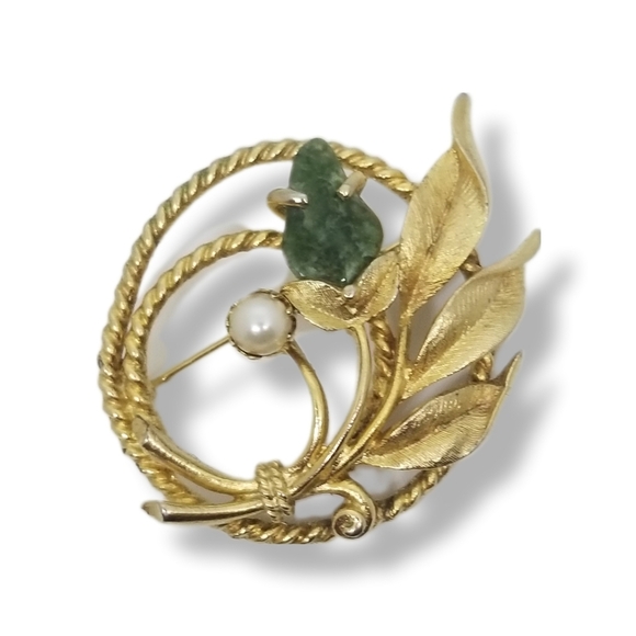 SARAH COVENTRY 1966 "JADE GARDEN"  JADE & CULTURED PEARL GOLDTONE FLORAL BROOCH - Picture 1 of 3